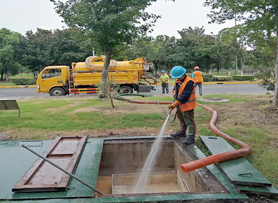 红山化油池清理
